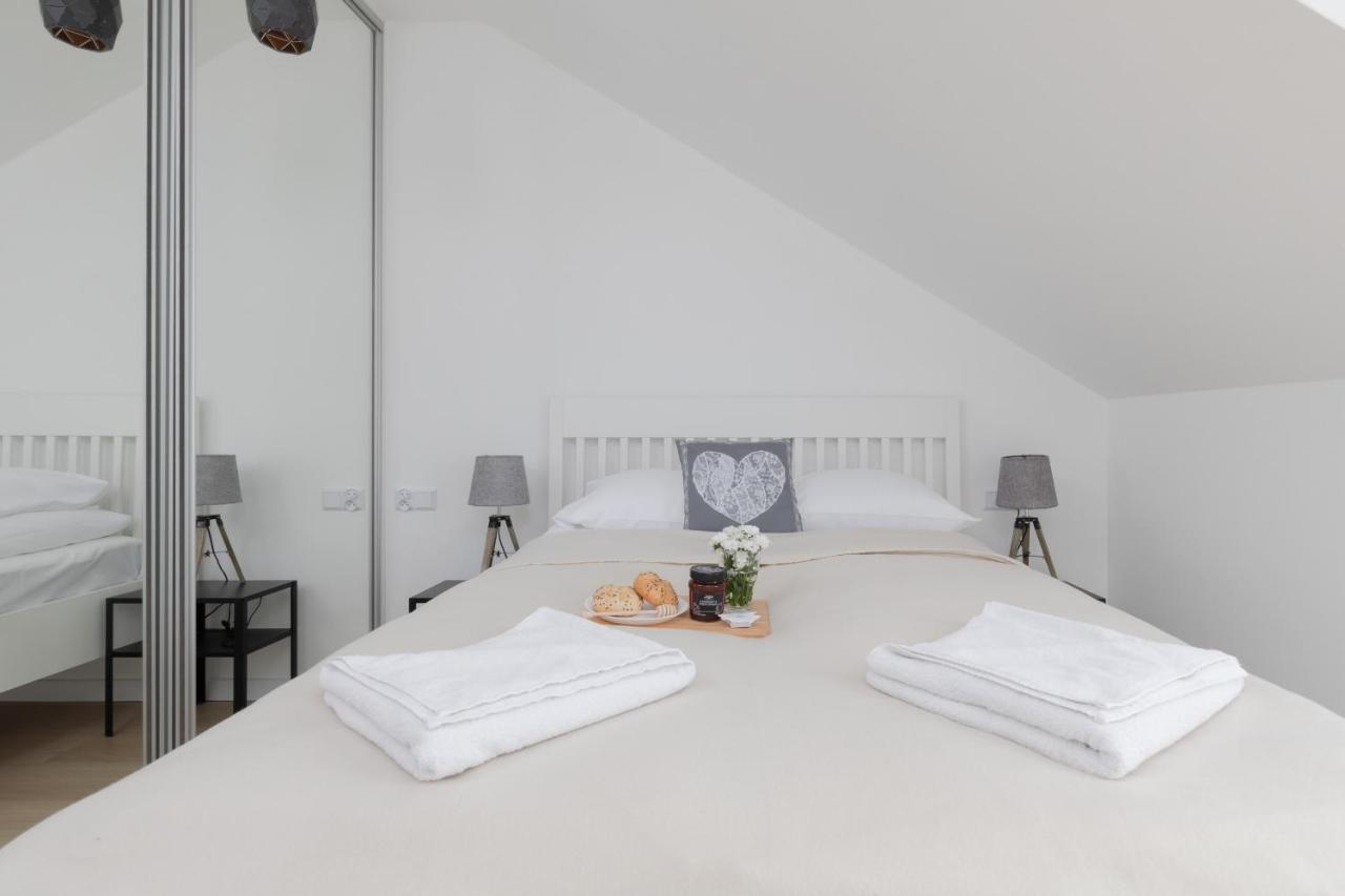 Posesja Kapitanska Przy Plazy Apartments Grzybowo By Noclegi Renters Buitenkant foto